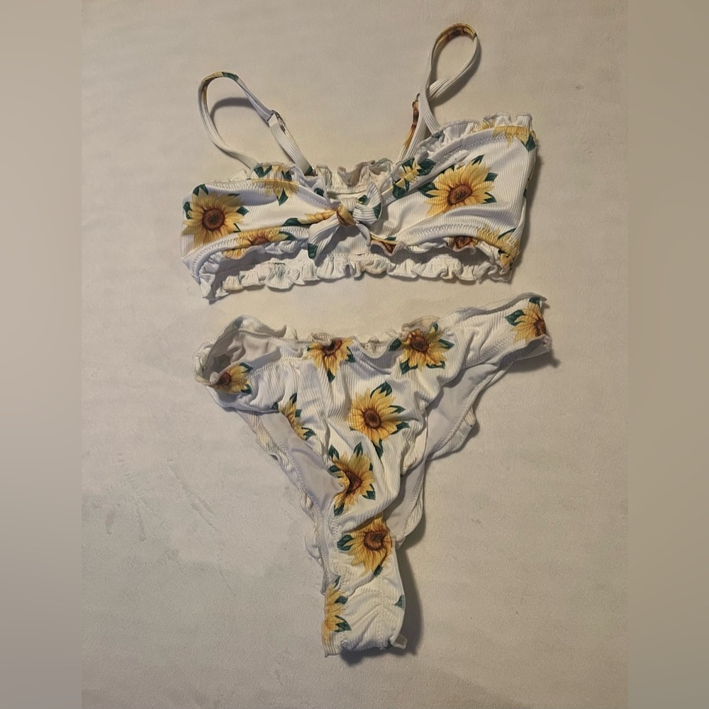Two pieces  sunflower XS